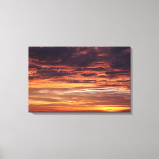 Toile Nuages foncés dans ciel rayé orange (Recto)