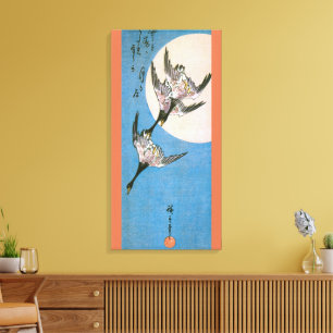 Toile Oies sauvages volant vers le bas à travers la lune