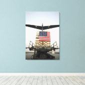 Toile Palette contenant de l'aide humanitaire (Insitu (Plancher de Bois))