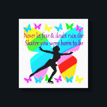 TOILE PAS DE PEUR JUSTE FAITH FIGURE SKATER<br><div class="desc">Ne laissez jamais la peur et le doute vous empêcher d'être le patineur que vous êtes né pour être. Ce patineur artistique extraordinaire éclairera la glace et le public enthousiaste alors qu'elle exécute ses meilleurs tours de patinage artistique, sauts et habiletés audacieuses. Motivez votre patinage artistique avec ce design inspirant...</div>