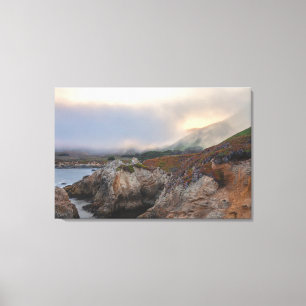 Toile Paysage côtier avec brouillard au lever du soleil