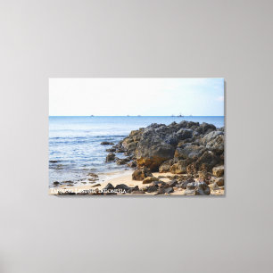 Toile Paysage ensoleillé de plage rocheuse Photographie