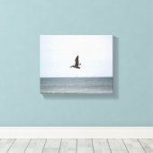 Toile Pélican Brown survolant l'océan Couleur 8x10 (Insitu (Plancher de Bois))