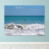 Toile Pélicans au-dessus de l'océan Atlantique (Insitu (Plancher de Bois))