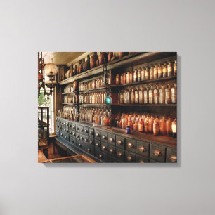Toile Pharmacie - Tant de tiroirs et de bouteilles