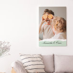 Toile Photo de famille moderne et nom personnalisé Monna<br><div class="desc">Présentation de la photo familiale moderne et cadeau de nom personnalisé de marque! Ce cadeau unique et réfléchi est conçu pour célébrer et chérir les moments spéciaux de votre famille.Offrez le cadeau de souvenirs chéris et de douceur personnalisée avec la photo de famille moderne et le cadeau de nom personnalisé...</div>
