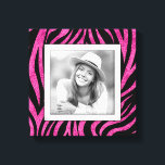 Toile Photo de famille Pink Zebra<br><div class="desc">Fabriqué pour être dimensionnel,  un motif d'impression zèbre noir et rose chaud crée un cadre magnifique pour votre photo préférée sur cette toile enveloppée. **CONSEIL : Si vous utilisez une plaque carré,  vous devrez peut-être rogner votre photo à un carré AVANT de la télécharger pour obtenir de meilleurs résultats.</div>