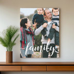 Toile Photo de superposition de script de famille<br><div class="desc">Affichez une photo de famille,  de vacances ou de mariage préférée sur cette étonnante toile enveloppée avec "famille" dans un élégant script blanc et moderne écrit à la main le long du fond. Photographie avec l'aimable autorisation de Storytree Studios,  Stanford,  CA.</div>