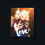 Toile Photo du script de pinceau "Amour"<br><div class="desc">Toile photo à fond saigné avec le mot "amour" dans la typographie à brosse à la mode. Personnalisez-le avec votre date de mariage,  votre nom de famille ou tout texte de votre choix pour une belle pièce d'art murale unique.</div>