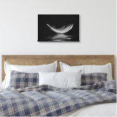 Toile plumes blanches flottant sur l'eau noire (Insitu(Chambre))