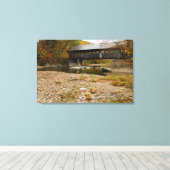 Toile Pont couvert de Newry au-dessus du fleuve en autom (Insitu (Plancher de Bois))