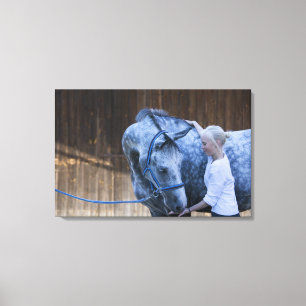 Toile portrait de jeune fille tenant le cheval blanc