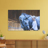 Toile portrait d'une jeune fille tenant un cheval blanc (Insitu(Salon))