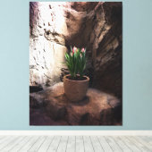 Toile Pot de tulipes dans une Grotte (Insitu (Plancher de Bois))