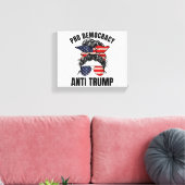 Toile Pro Democracy - Anti Trump Messy Bun drapeau améri (Insitu(Salon))