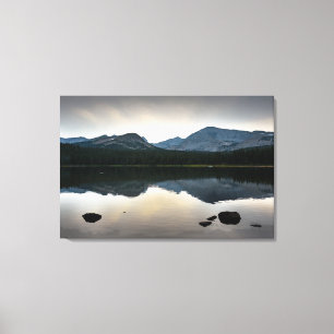Toile Réflexions zen dans un lac de montagne