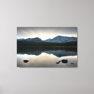 Toile Réflexions zen dans un lac de montagne