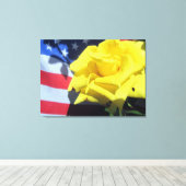 Toile rose Patriotique Jaune (Insitu (Plancher de Bois))