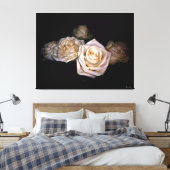 Toile Roses blanches sur fond sombre (Insitu(Chambre))