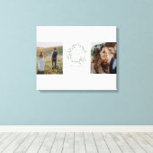 Toile Sage Green Monogram Crest Mariage Keepsaké Photo (Insitu (Plancher de Bois))