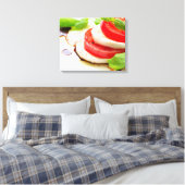 Toile Salade Caprese. Tranches de tomates et de mozzarel (Insitu(Chambre))