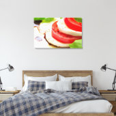 Toile Salade Caprese. Tranches de tomates et de mozzarel (Insitu(Chambre))
