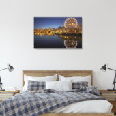 Toile Science World et CBD reflétés dans False Creek, (Insitu(Chambre))