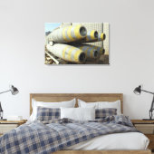 Toile Six bombes GBU-12 sont dans un rack (Insitu(Chambre))