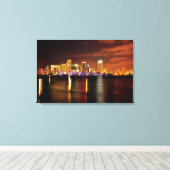 Toile Skyline de Miami la nuit, Floride (Insitu (Plancher de Bois))