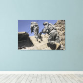 Toile Soldats montant l'escalier d'un bâtiment (Insitu (Plancher de Bois))