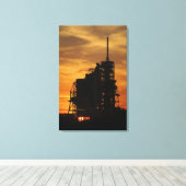 Toile Space Shuttle Atlantis sur le pad de lancement (Insitu (Plancher de Bois))
