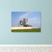 Toile Space Shuttle Endeavor sur le lancement pad 4 (Insitu (Plancher de Bois))