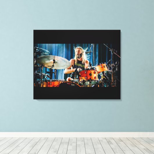 Toile Taylor Hawkins jouant aux tambours Canvas Print (Insitu (Plancher de Bois))