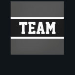 Toile TEAM Bold Athletic Gris foncé Noir Blanc rayures<br><div class="desc">Ce design sportif présente du texte TEAM en gras à l'intérieur d'une large bande noire surlignée avec des rayures blanches contre des rayures arrière - plans gris foncé. Le texte peut être personnalisé.</div>