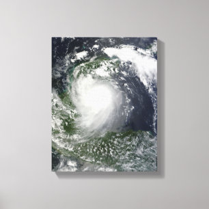 Toile Tempête tropicale Karl au-dessus de la péninsule