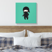 Toile Tiny Ninja Holding Throwing Star sur Green (Insitu(Chambre))
