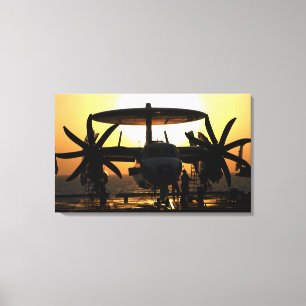 Toile Travail de marins sur un avion d'E-2C Hawkeye