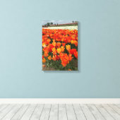 Toile Tulipes oranges dans le champ, Woodburn, OU (Insitu (Plancher de Bois))