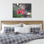 Toile Tulipes rouges dans le jardin (Insitu(Chambre))