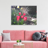 Toile Tulipes rouges dans le jardin (Insitu(Salon))