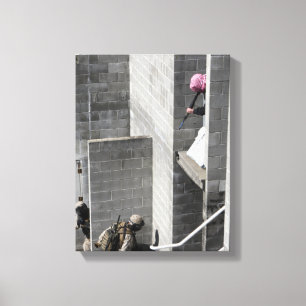 Toile Un agresseur marin et de rôle-playing d'ennemi