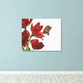 Toile un bouquet de tulipes rouges est visité par un mon (Insitu (Plancher de Bois))