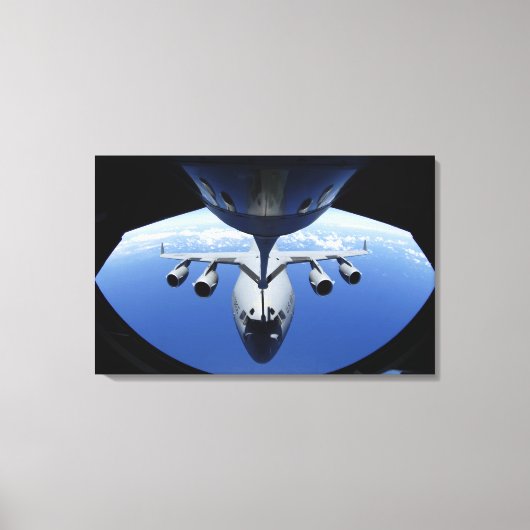 Toile Un C-17 Globemaster III reçoit du carburant (Recto)