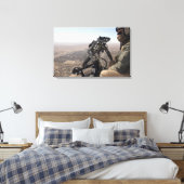 Toile Un chef d'équipage cherche une activité suspecte (Insitu(Chambre))