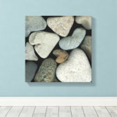 Toile Un collage de cailloux de plage en forme de coeur (Insitu (Plancher de Bois))
