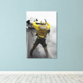 Toile Un directeur d'aéronef signale un F/A-18C Hornet (Insitu (Plancher de Bois))