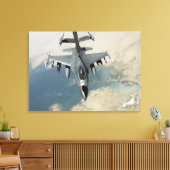 Toile Un F-16 Faucon combattant ravitaille (Insitu(Salon))