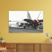 Toile Un F/A-18C Hornet démarre depuis le poste de pilot (Insitu(Salon))