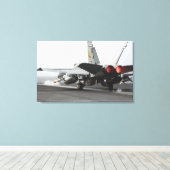 Toile Un F/A-18C Hornet démarre depuis le poste de pilot (Insitu (Plancher de Bois))
