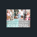 Toile Un joyeux petit collage photo de famille de Noël<br><div class="desc">Un Joyeux Petit Noël Famille Personnalisé 3 Photo Collage Enveloppé Canvas Imprimer. Avec des polices modernes amusantes,  des baies,  et un arrière - plan turquoise et charbon de bois glacé! Remplacez par vos photos et envoyez un message de Noël personnalisé à votre famille et à vos amis !</div>